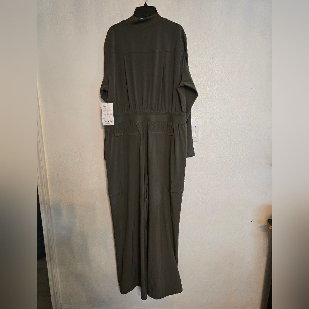 NWT Athleta Brooklin Long Sleeve Jumpsuit Im Army Green Size 16 - Picture 9 of 15